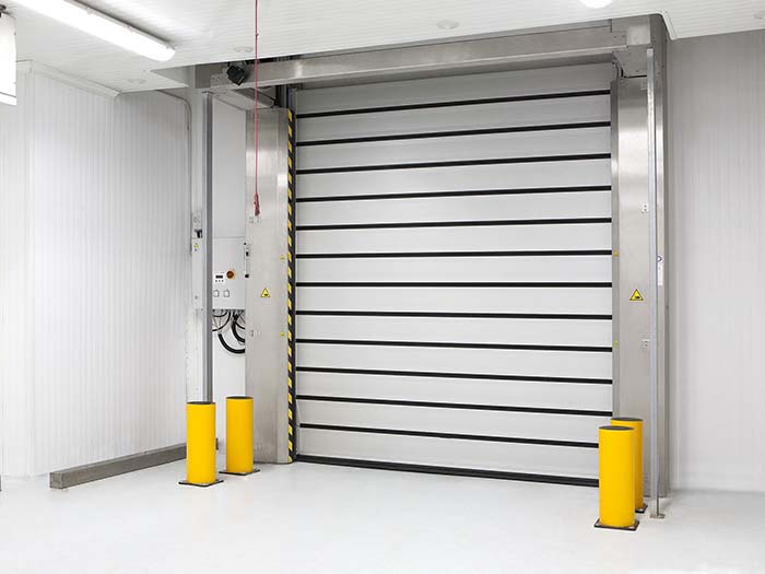 Rigid high speed door