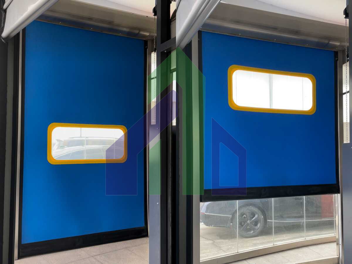 Clean room rolling door