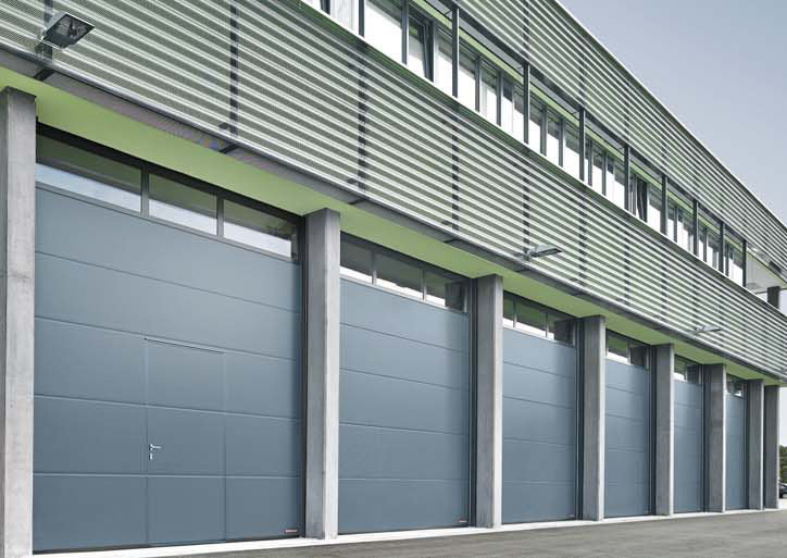 Vertical lift industrial door