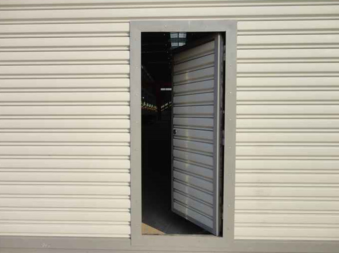 Pedestrian door of windproof door 图2